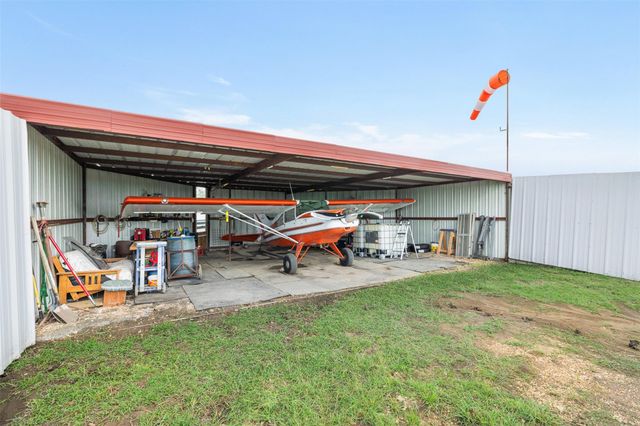 1190 Dickerson RD, Lockhart, TX 78644