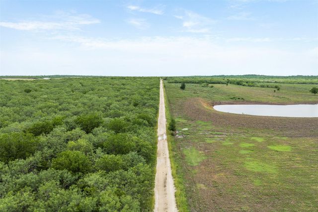 1190 Dickerson RD, Lockhart, TX 78644