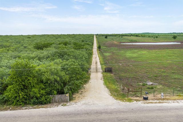 1190 Dickerson RD, Lockhart, TX 78644