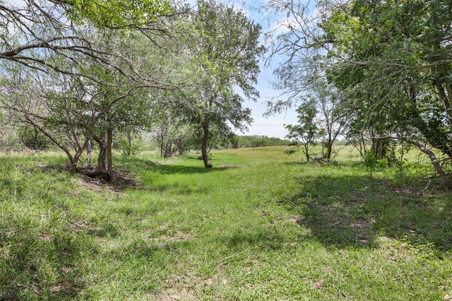 1190 Dickerson RD, Lockhart, TX 78644