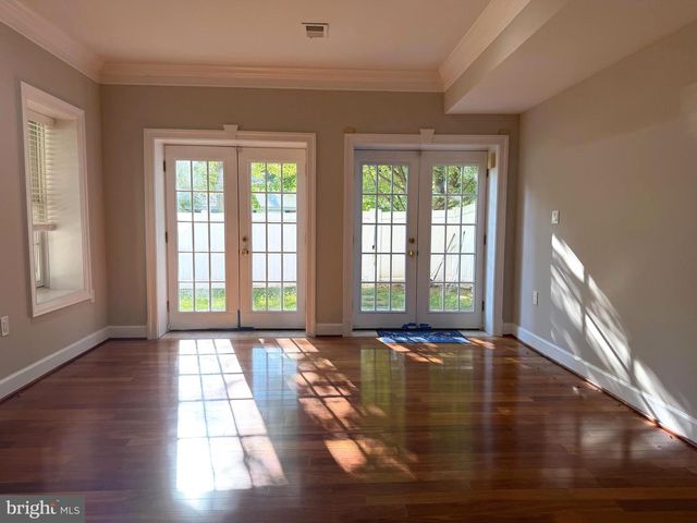 6529 FAIRLAWN DR, Mclean, VA 22101