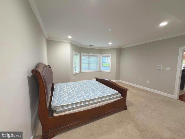 6529 FAIRLAWN DR, Mclean, VA 22101