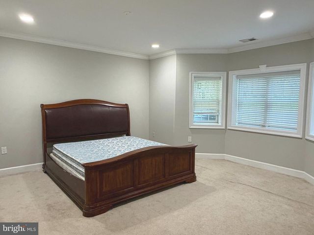 6529 FAIRLAWN DR, Mclean, VA 22101