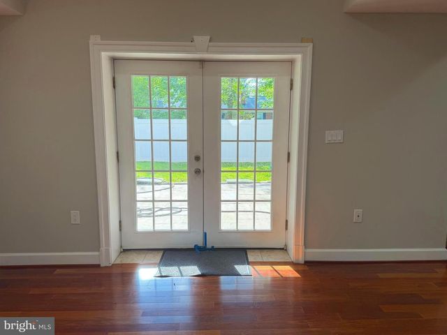 6529 FAIRLAWN DR, Mclean, VA 22101