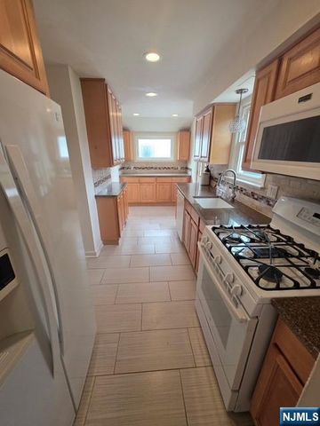 245 Paterson Avenue, Lodi, NJ 07644