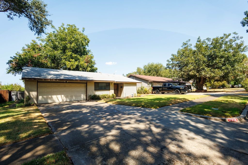 2919 Bergen Lane, Farmers Branch, TX 75234 — photo 2