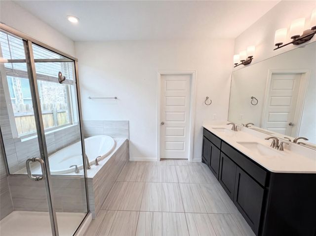 1308 Knowles DR, Hutto, TX 78634