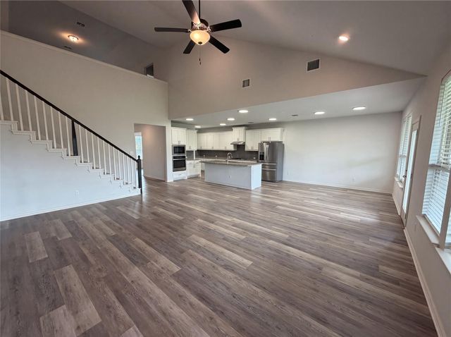 1308 Knowles DR, Hutto, TX 78634