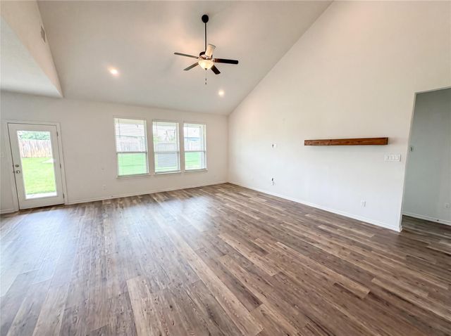 1308 Knowles DR, Hutto, TX 78634