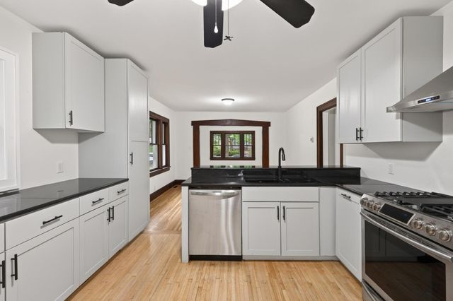 3726 Thomas Avenue N, Minneapolis, MN 55412