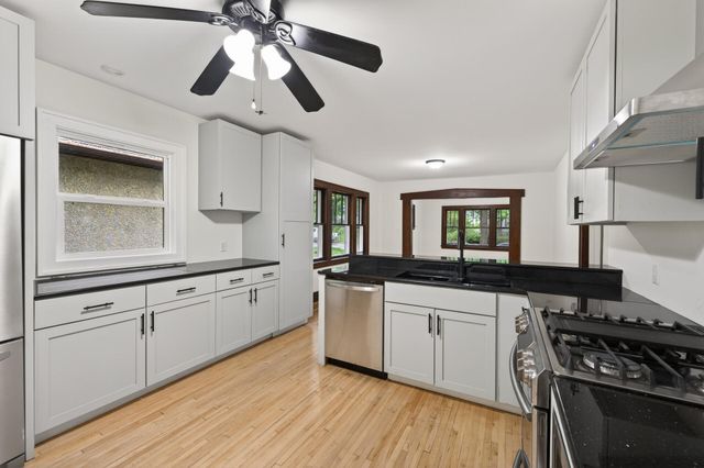 3726 Thomas Avenue N, Minneapolis, MN 55412