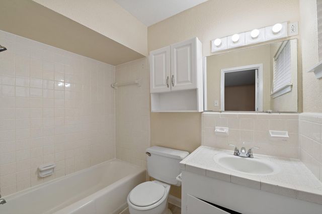 2414 Bayou Drive, League City, TX 77573