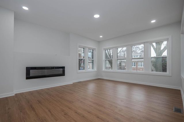 8137 S Loomis Boulevard, Chicago, IL 60620