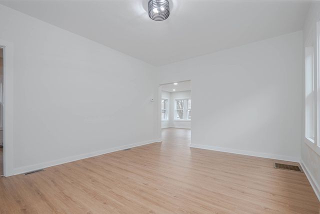 8137 S Loomis Boulevard, Chicago, IL 60620