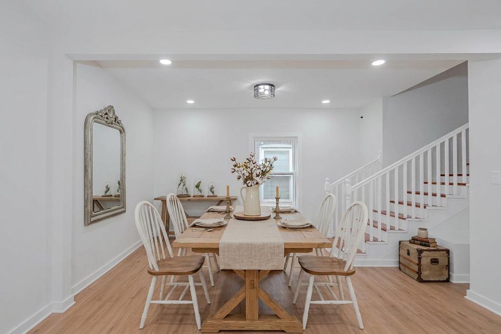 Image 11 of property listing at 8137 S Loomis Boulevard, Chicago, IL 60620