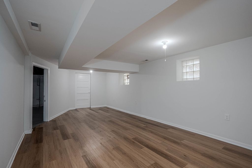 Image 19 of property listing at 8137 S Loomis Boulevard, Chicago, IL 60620