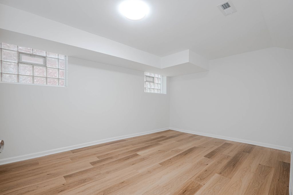 Image 21 of property listing at 8137 S Loomis Boulevard, Chicago, IL 60620