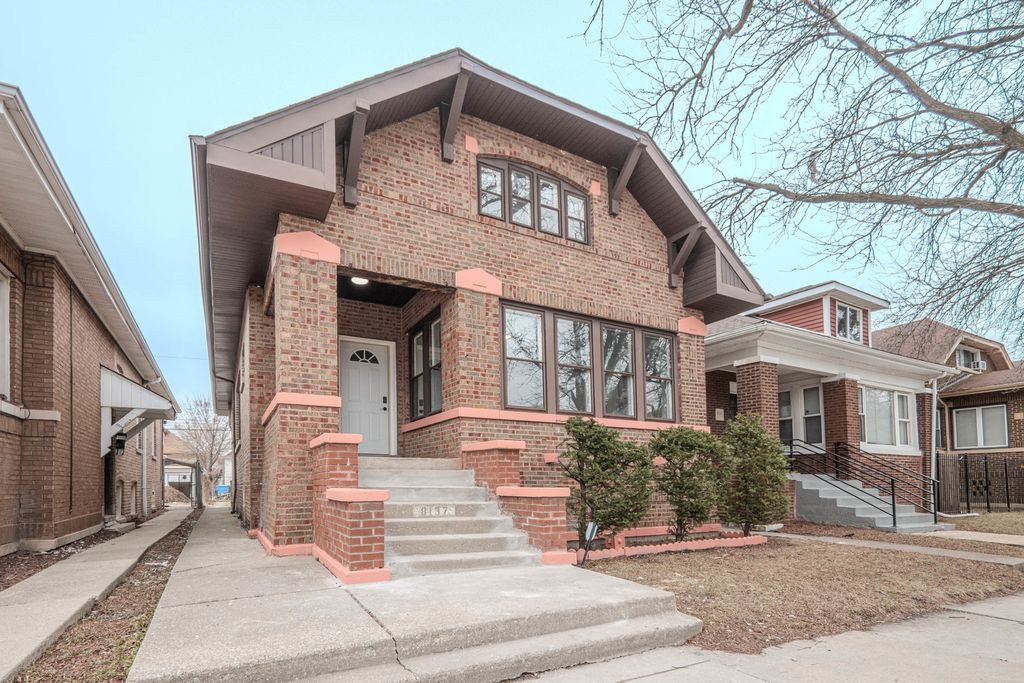 Image 27 of property listing at 8137 S Loomis Boulevard, Chicago, IL 60620
