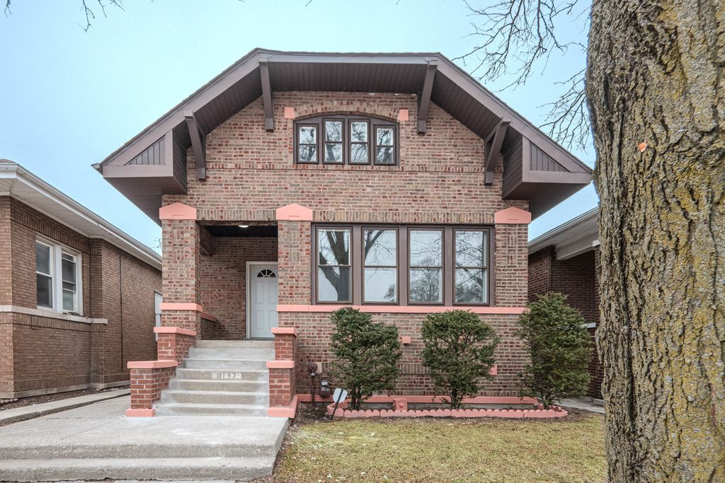 Image 28 of property listing at 8137 S Loomis Boulevard, Chicago, IL 60620