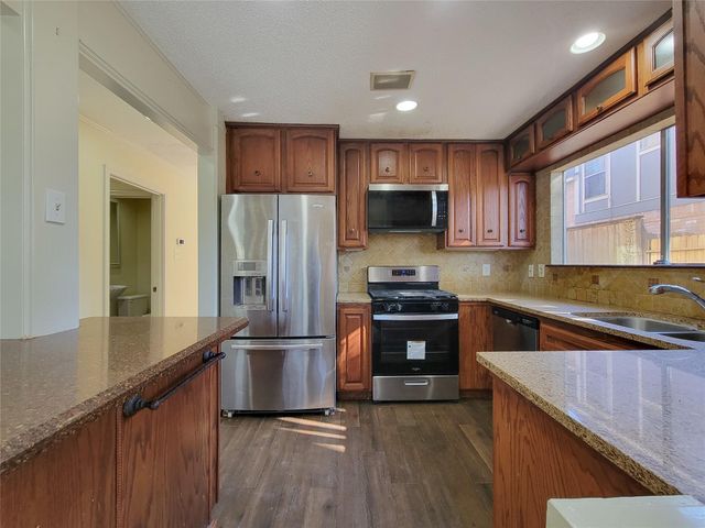 6215 Francis Marion Drive, Houston, TX 77091