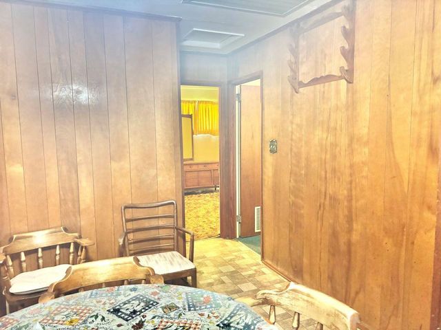 1211 S Lake Arthur Ave, Jennings, LA 70546