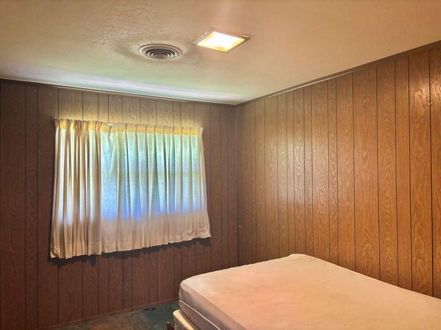 1211 S Lake Arthur Ave, Jennings, LA 70546