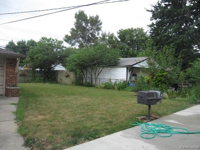 24705 Eton Avenue, Dearborn Heights, MI 48125