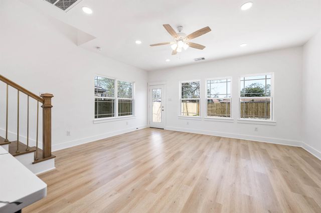 8602 Hoffman Street, Houston, TX 77016