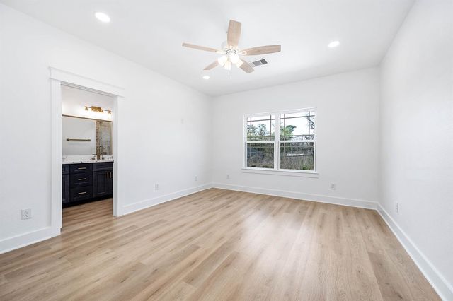 8602 Hoffman Street, Houston, TX 77016