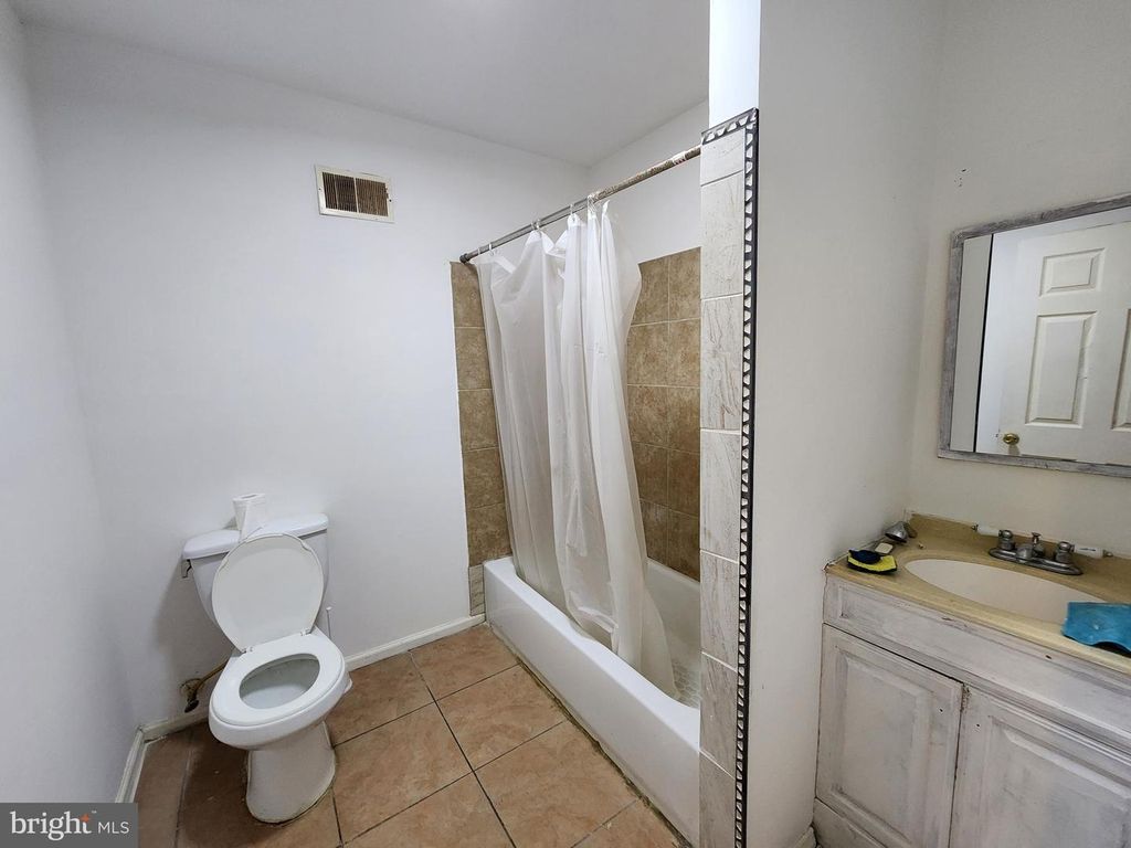Image 14 of property listing at 1909 CHRISTIAN ST, Baltimore, MD 21223