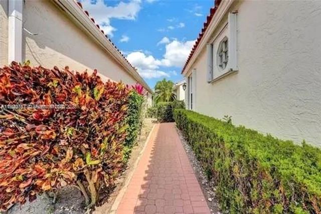 3951 Redondo Ct, Boca Raton, FL 33487