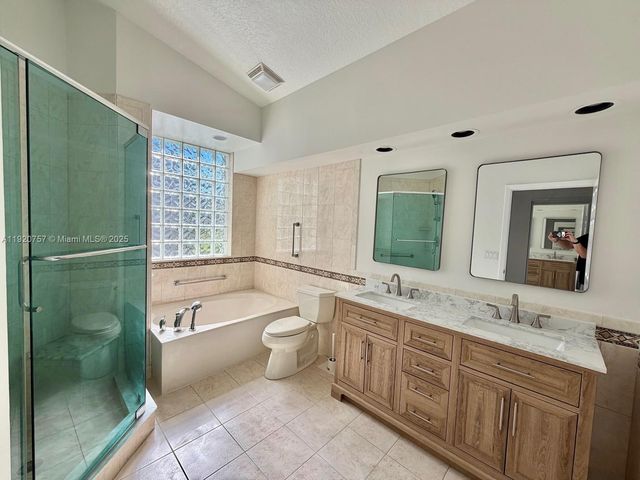 3951 Redondo Ct, Boca Raton, FL 33487