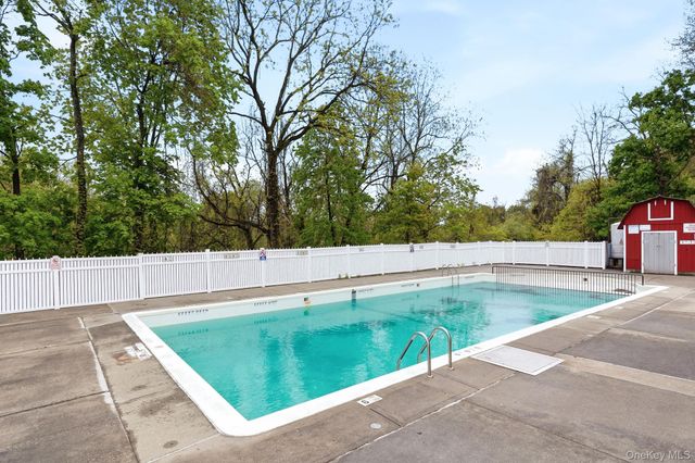 1879 Crompond Road C10, Peekskill, NY 10566