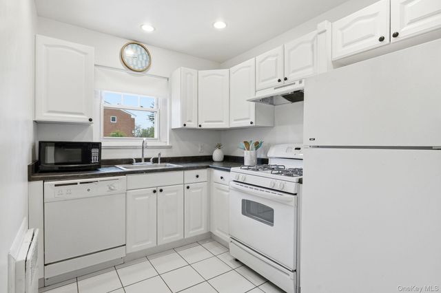 1879 Crompond Road C10, Peekskill, NY 10566