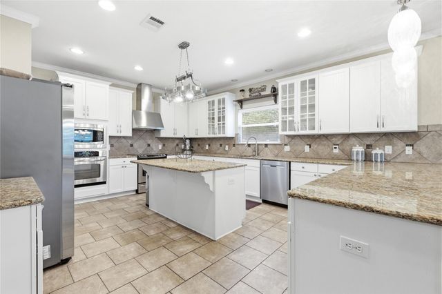 169 Old 71, Cedar Creek, TX 78612