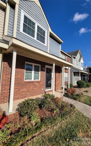 3811 Mosscroft Lane, Charlotte, NC 28215