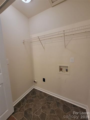 3811 Mosscroft Lane, Charlotte, NC 28215