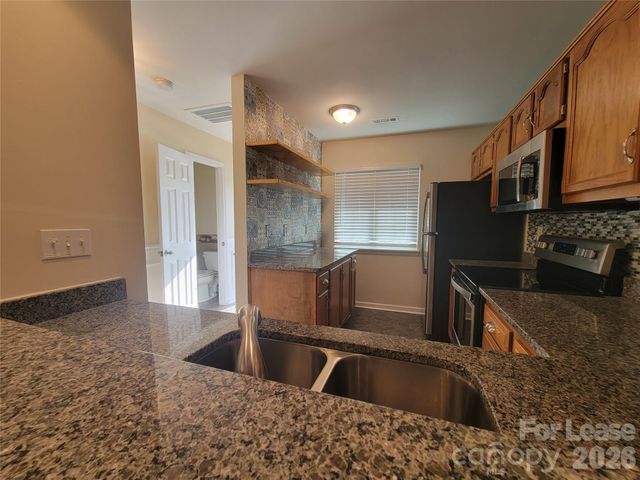 3811 Mosscroft Lane, Charlotte, NC 28215