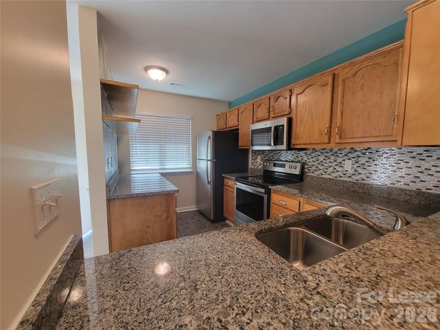 3811 Mosscroft Lane, Charlotte, NC 28215