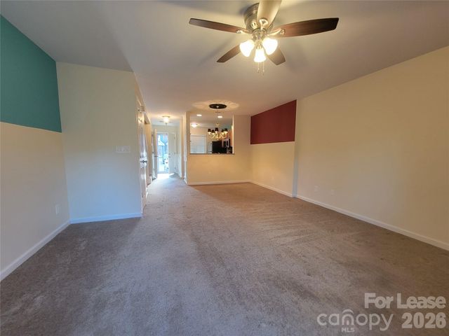 3811 Mosscroft Lane, Charlotte, NC 28215