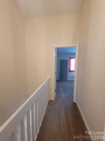 3811 Mosscroft Lane, Charlotte, NC 28215