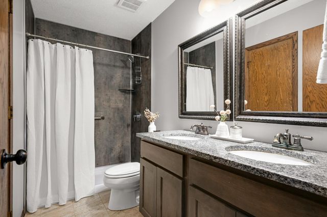 8296 144th Street W, Apple Valley, MN 55124