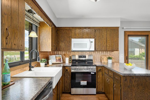 8296 144th Street W, Apple Valley, MN 55124