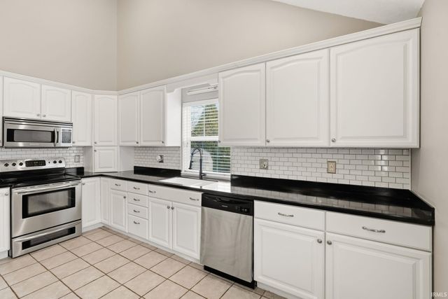 528 W Poplar Avenue, Princeton, IN 47670