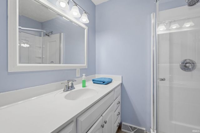 528 W Poplar Avenue, Princeton, IN 47670