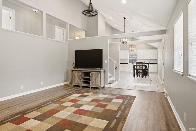 528 W Poplar Avenue, Princeton, IN 47670