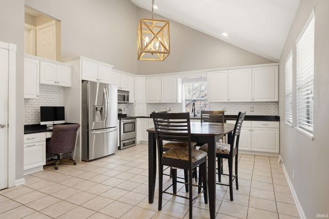 528 W Poplar Avenue, Princeton, IN 47670