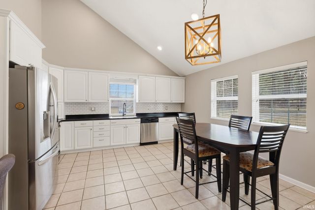 528 W Poplar Avenue, Princeton, IN 47670