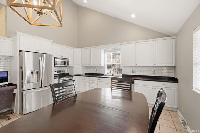 528 W Poplar Avenue, Princeton, IN 47670