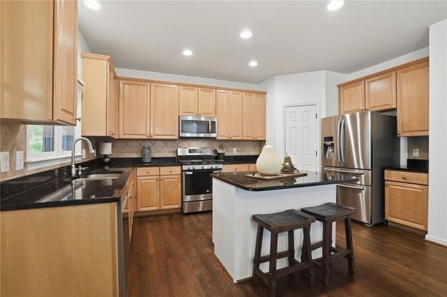 2690 Stonehill Way, Cumming, GA 30041
